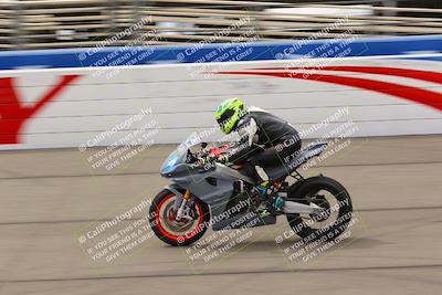 media/May-29-2022-Fastrack Riders_ [[fc0f8b1a06]]/Level 2/Start Finish/